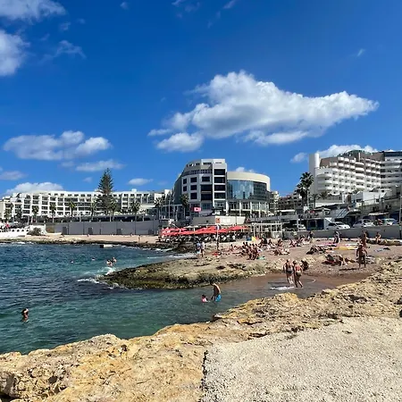 Spacious Airy Penthouse Near Bugibba Square Apartament St Paul's Bay