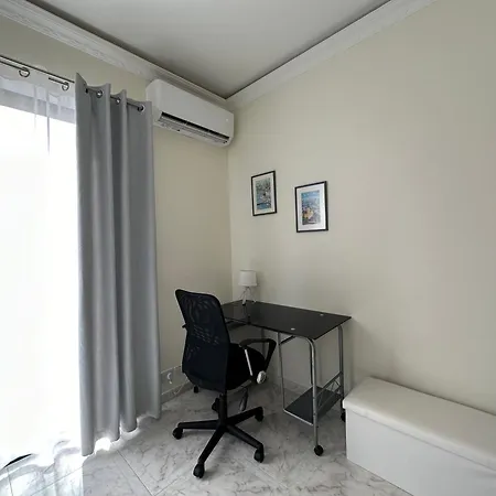 Spacious Airy Penthouse Near Bugibba Square *