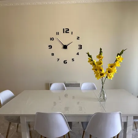 Spacious Airy Penthouse Near Bugibba Square *