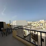 Spacious Airy Penthouse Near Bugibba Square Appartement *