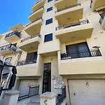 Spacious Airy Penthouse Near Bugibba Square Appartamento