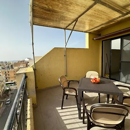 شقة Spacious Airy Penthouse Near Bugibba Square