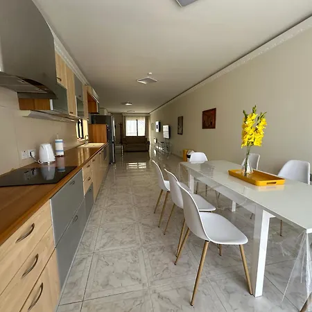 Spacious Airy Penthouse Near Bugibba Square