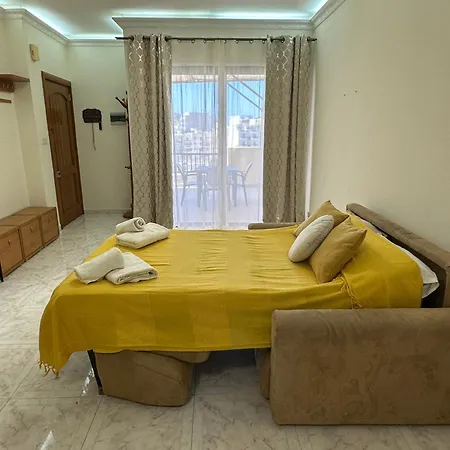 Spacious Airy Penthouse Near Bugibba Square شقة خليج سانت بول