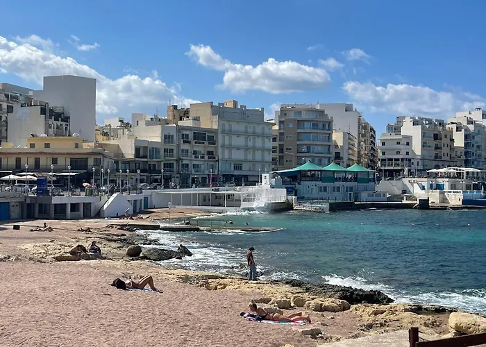 Spacious Airy Penthouse Near Bugibba Square