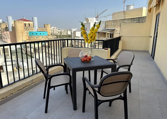 Spacious Airy Penthouse Near Bugibba Square * St. Paul's Bay