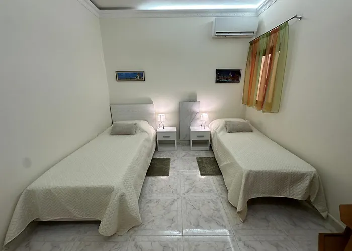 Spacious Airy Penthouse Near Bugibba Square Apartamento St Paul's Bay