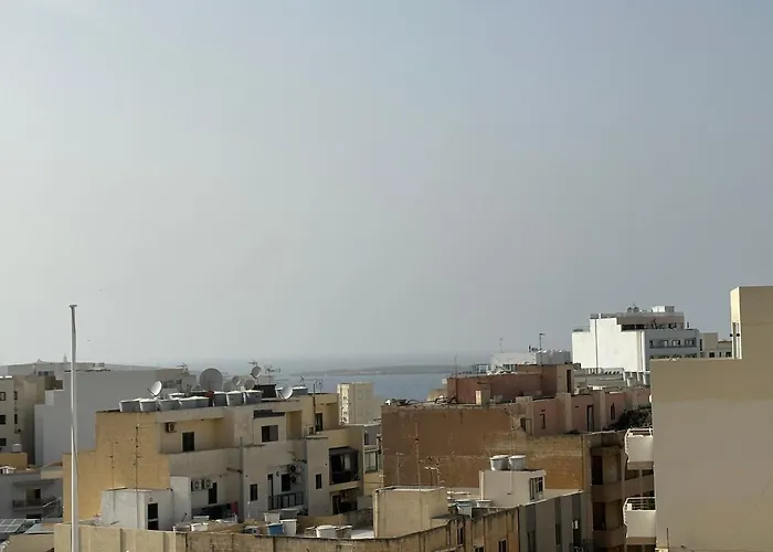 Spacious Airy Penthouse Near Bugibba Square * St. Paul's Bay