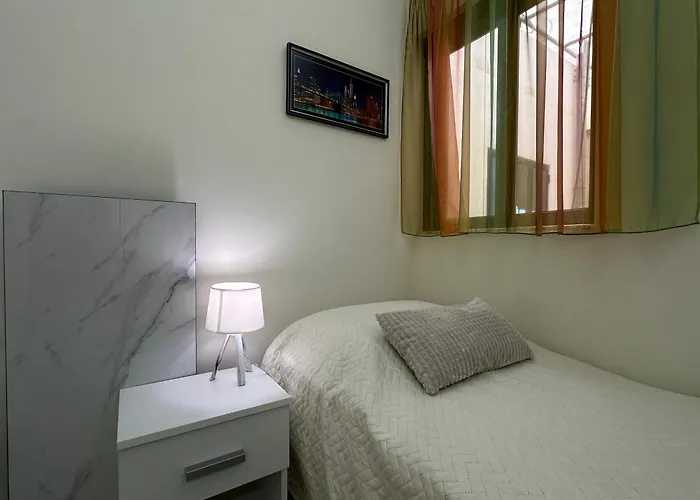 Apartamento Spacious Airy Penthouse Near Bugibba Square St Paul's Bay