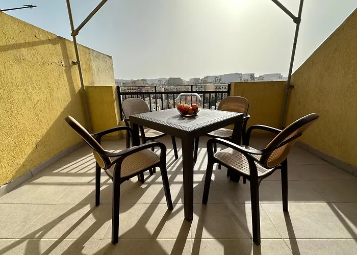 Spacious Airy Penthouse Near Bugibba Square Apartamento *