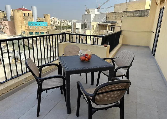 Spacious Airy Penthouse Near Bugibba Square Apartment