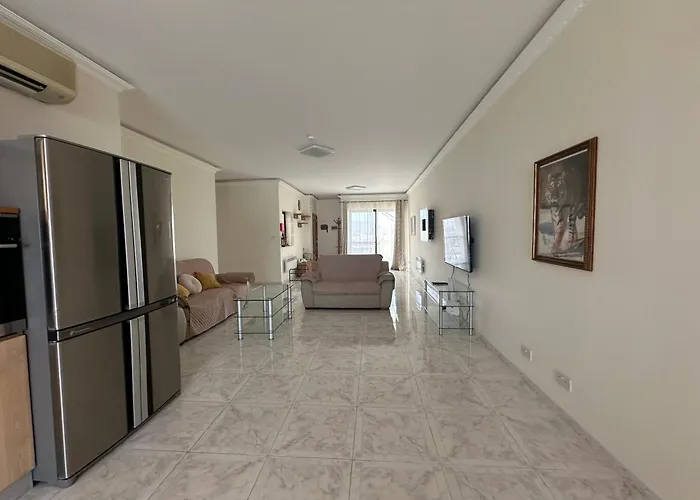 Apartamento Spacious Airy Penthouse Near Bugibba Square St Paul's Bay