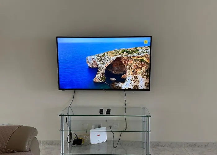 Spacious Airy Penthouse Near Bugibba Square * St Paul's Bay