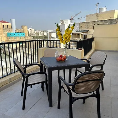 Spacious Airy Penthouse Near Bugibba Square * San Pawl il-Baħar
