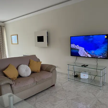 Spacious Airy Penthouse Near Bugibba Square San Pawl il-Baħar